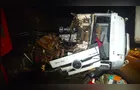Filho e pai saem ilesos após acidente destruir cabine de caminhão em Ponta Grossa