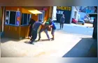 Vídeo mostra 'pancadaria' entre empresário e caminhoneiros em PG; veja