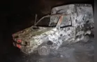 Fogo destrói veículo na BR-376 em Ponta Grossa após dano no motor