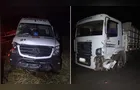 Van da prefeitura de Manoel Ribas colide com caminhão na PRC-487