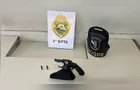 Homem é preso após suposta ameaça com arma de fogo contra esposa em PG