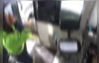 Veja momento em que homem mostra parte íntima para atendente de pedágio na PR-151