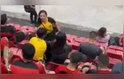 Mulher flagra homem "no pulo" durante jogo de Sport x Ceará