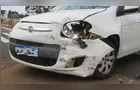 Carro na contramão colide contra outro veículo em mercado no Cará-Cará