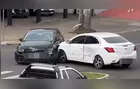 Câmera de segurança registra colisão de carros no Nova Rússia; veja vídeos