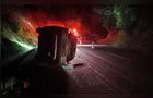 Veículo capota na PR-090 entre Ventania e Piraí do Sul