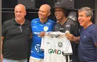 Alex e diretoria do Operário participam de jogo festivo no Mineirão