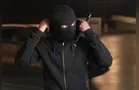 Homem invade casa, se esconde em quarto e acaba preso em Carambeí