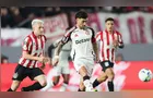 Flamengo bate Estudiantes nos pênaltis e vai à semi da Libertadores