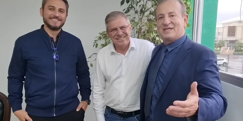 Douglas Modesto, Jorge Lange e Moacyr Fadel estiveram reunidos para anunciar as novas moradias para Ipiranga