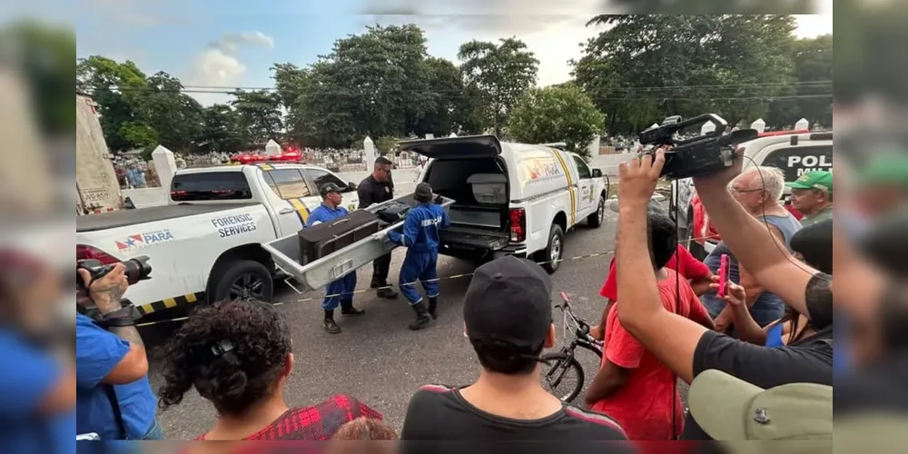 A mala permaneceu por horas no local até que um homem, desconfiado, a abriu e descobriu o corpo