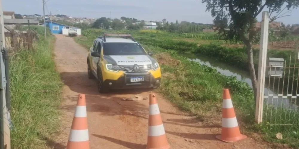 Ao se aproximarem, identificaram que se tratava de um feto e acionaram a Polícia Militar