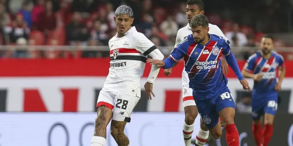 A bola rola às 21h30 (Brasília)