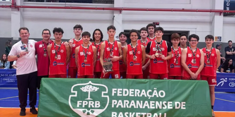Elenco vencedor do sub-15 da Liga Desportiva de Ponta Grossa (LDPG)