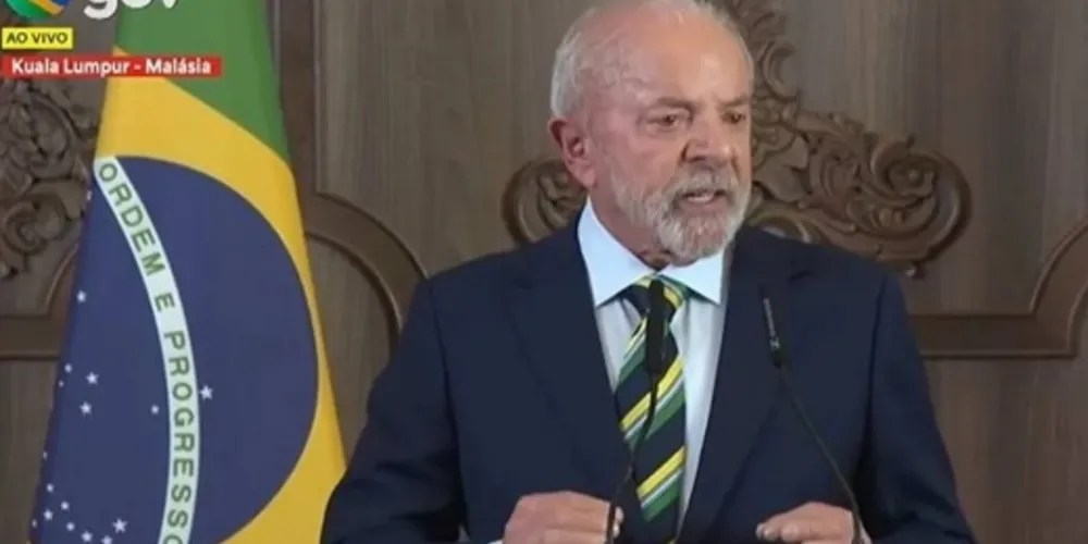 Presidente da República, em entrevista na Malásia