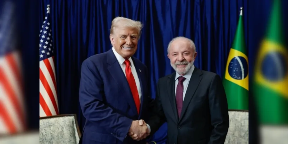 Donald Trump ao lado de Luiz Inácio Lula da Silva