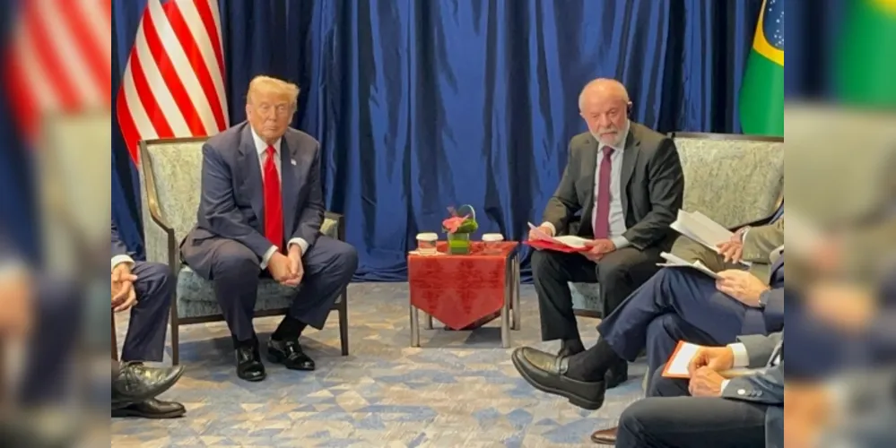 Donald Trump ao lado de Lula