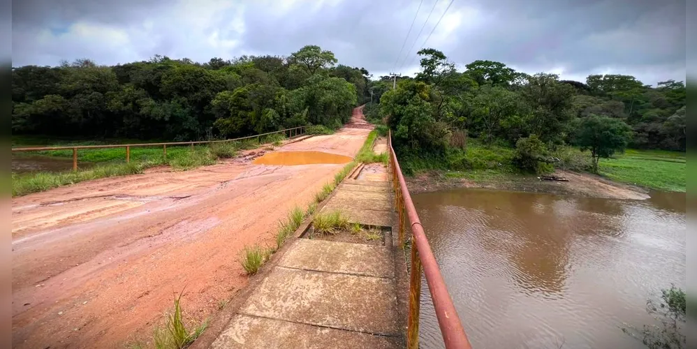 'Ponte Preta' liga os municípios de Carambeí e de Ponta Grossa