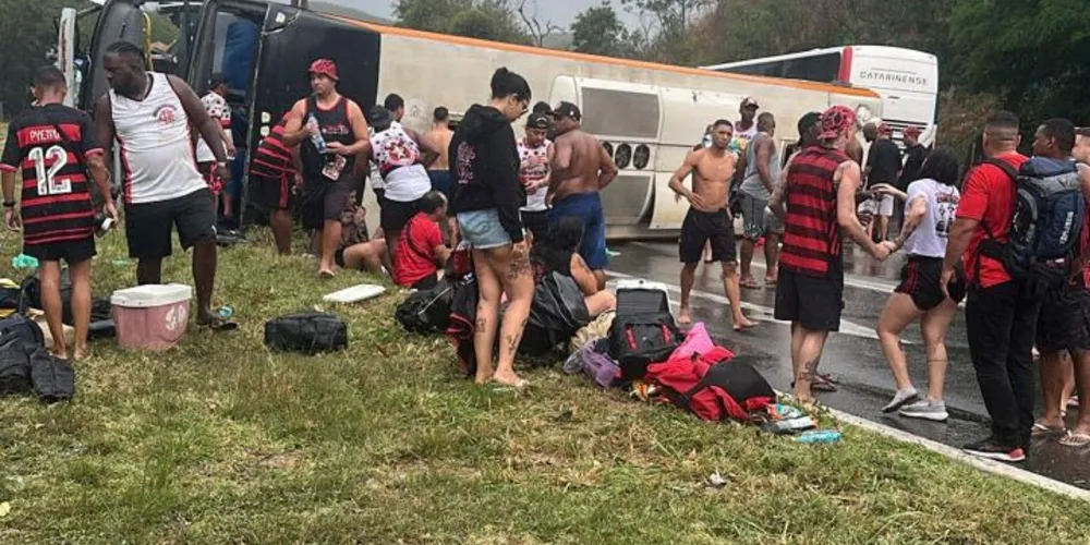 Acidente ocorreu na tarde desta segunda-feira na altura de Volta Redonda