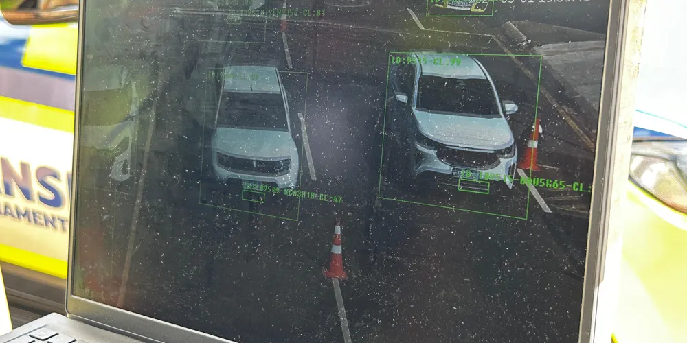 Semáforos inteligentes foram instalados em diferentes pontos do município