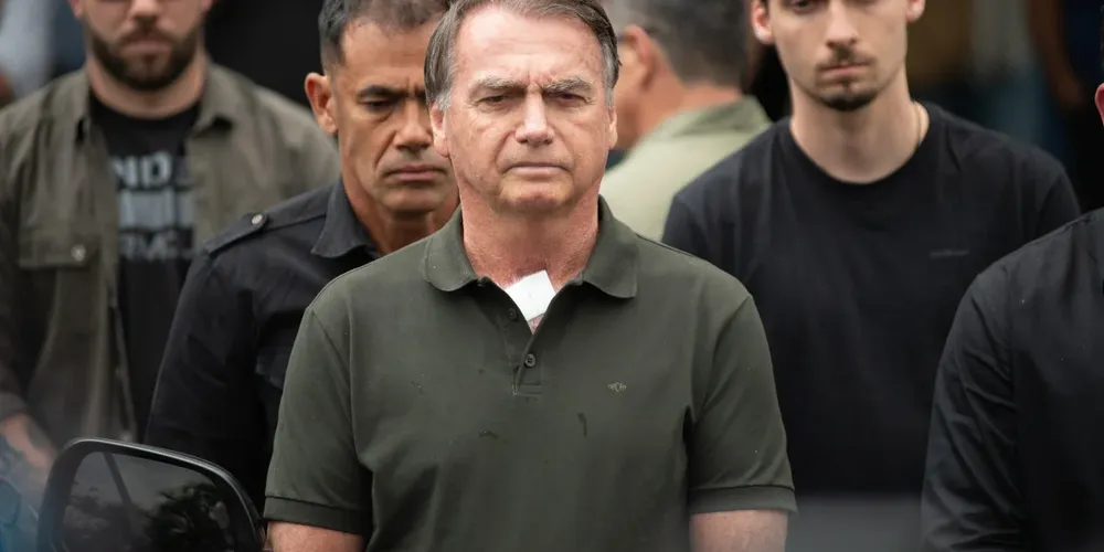 A defesa tentará mantê-lo em casa, alegando os problemas de saúde enfrentados por Bolsonaro
