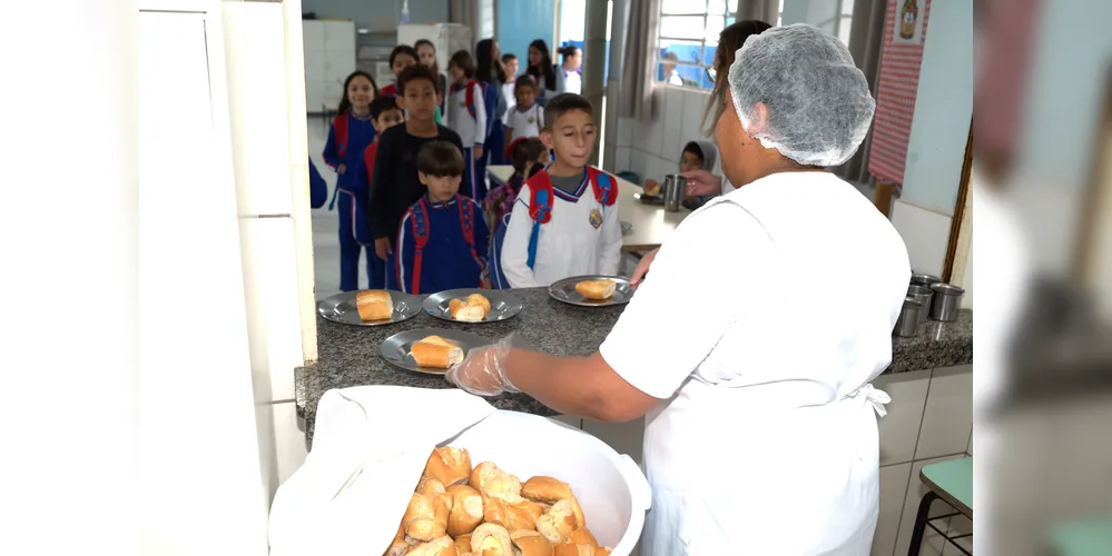 O desjejum é uma alimentação que os alunos recebem antes de entrar para a aula