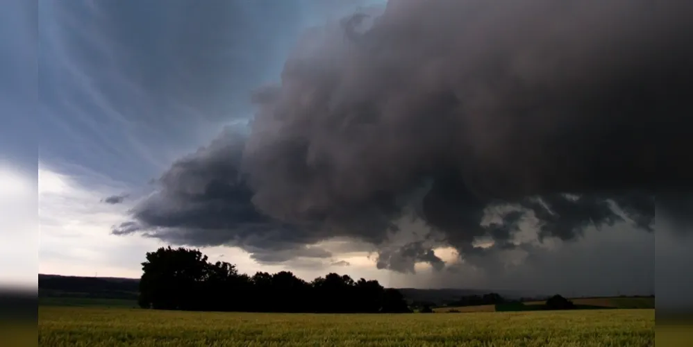 O fenômeno trará tempestades com raios e fará as temperaturas caírem nos últimos dias de outubro