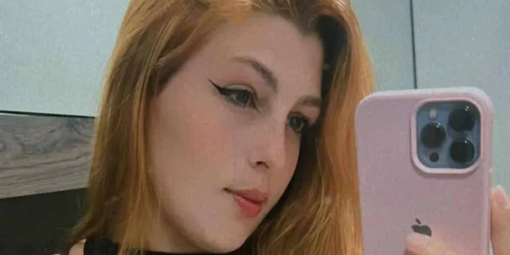 O circo informou que a artista caiu de uma altura aproximada de 10 metros, enquanto realizava um número aéreo