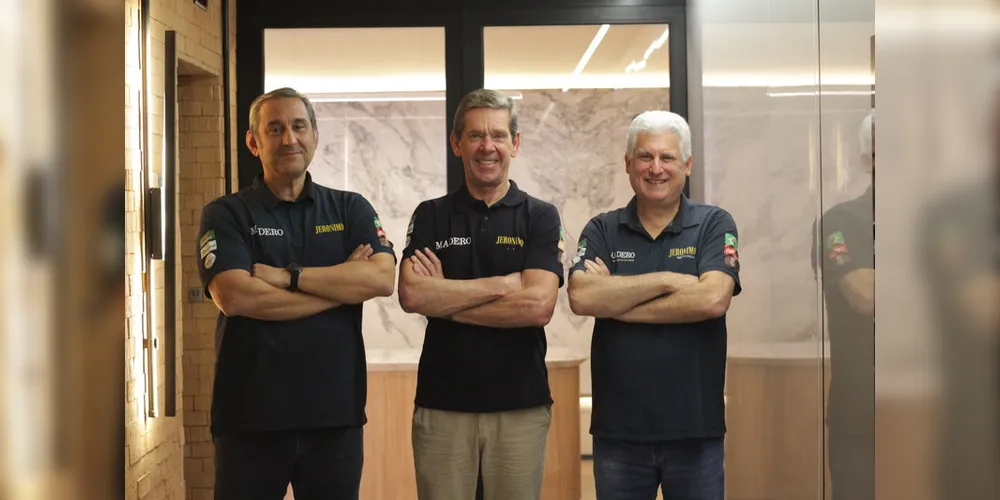 Bruno Gentil (CFO), Junior Durski (CEO) e Ariel Szwarc (Chairman) comandam o Grupo Madero