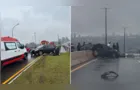 Carro roda na pista e bate contra mureta do viaduto da Santa Paula