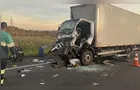 Caminhão colide na traseira de veículo na PR-151 em Carambeí