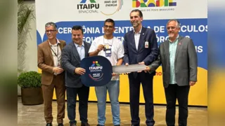 Associação Brincapoeira de Ponta Grossa recebe doação de veículo da Itaipu Binacional
