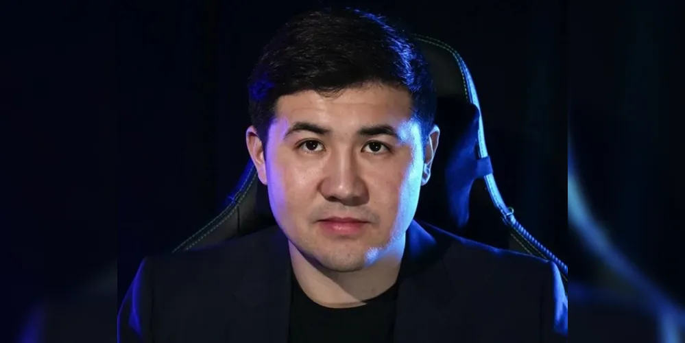 Kairat Bermukanov é um financista experiente, Doutor em Administração de Empresas