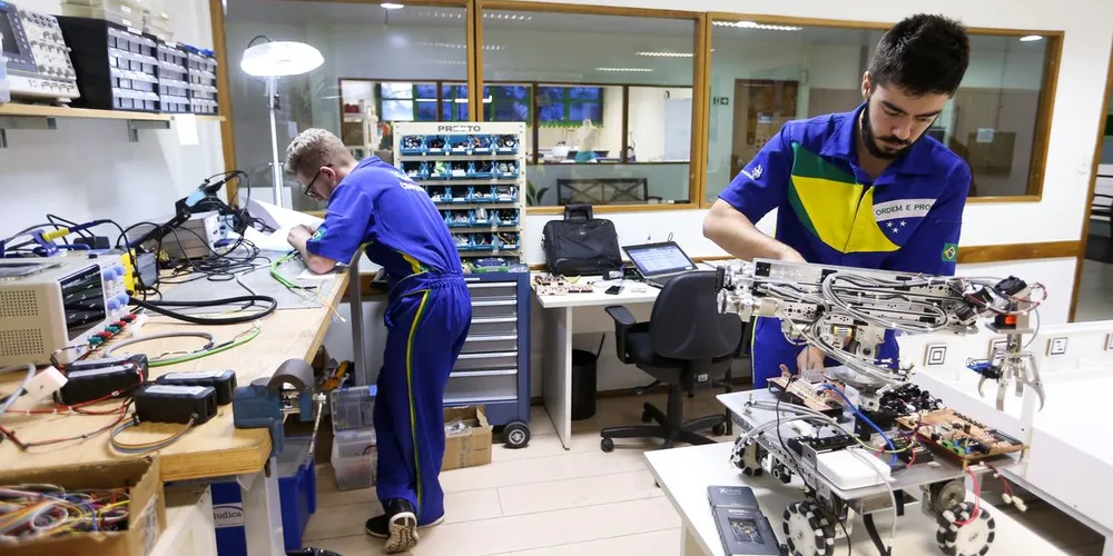 Serão beneficiados estudantes do ensino médio articulado à educação profissional e tecnológica (EPT)