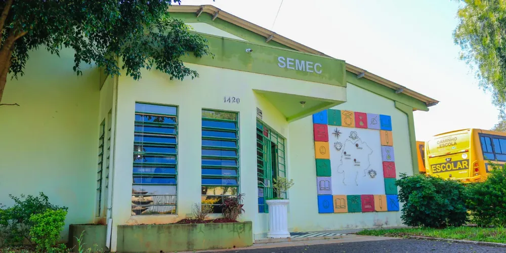 Vagas são para trabalhar na Secretaria Municipal de Educação e Cultura