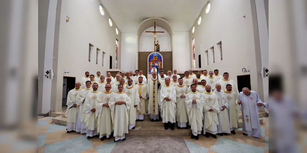 celebração reuniu familiares, amigos, padres, seminaristas, consagrados e consagrados e fiéis de diversas comunidades