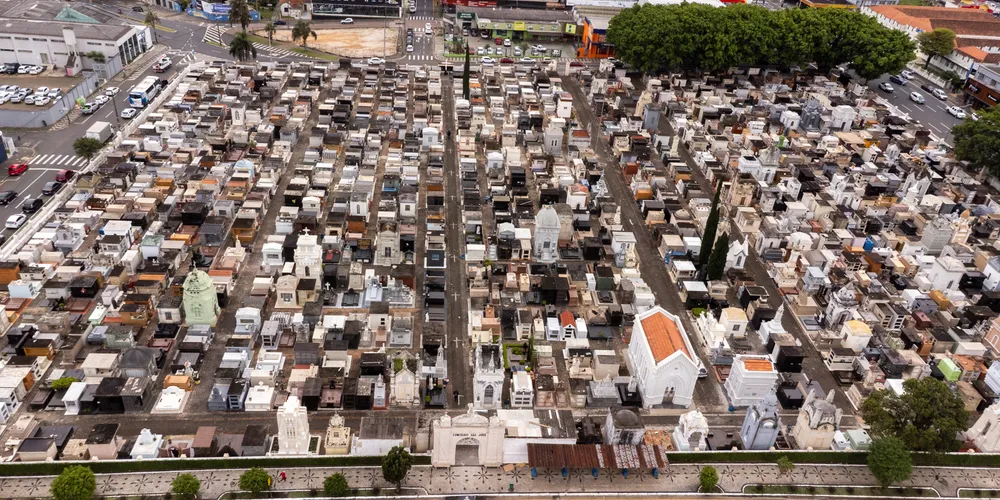 Cemitério São José, localizado no Centro de Ponta Grossa