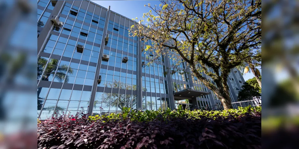 O atendimento pode ser realizado na Praça de Atendimento ou no site oficial da Prefeitura