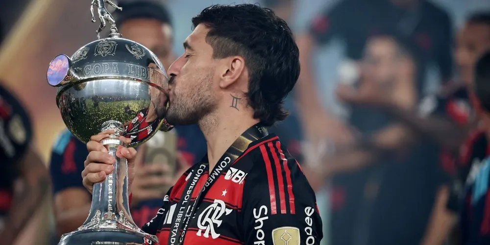 Arrascaeta pode ser considerado o grande favorito a ficar com o prêmio