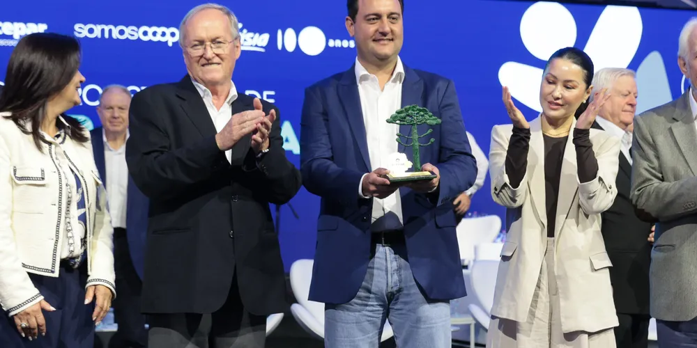 Ratinho Junior destacou que o cooperativismo é um modelo de sucesso e que merece ser replicado e fortalecido