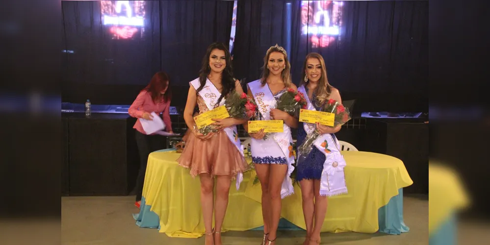 A candidata com maior pontuação será coroada Rainha, e as duas seguintes ocuparão os títulos de 1ª e 2ª Princesas