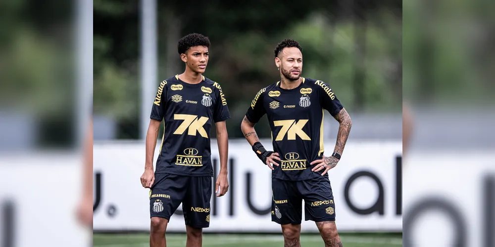 Robinho Jr. e Neymar Jr. em treino pelo Santos