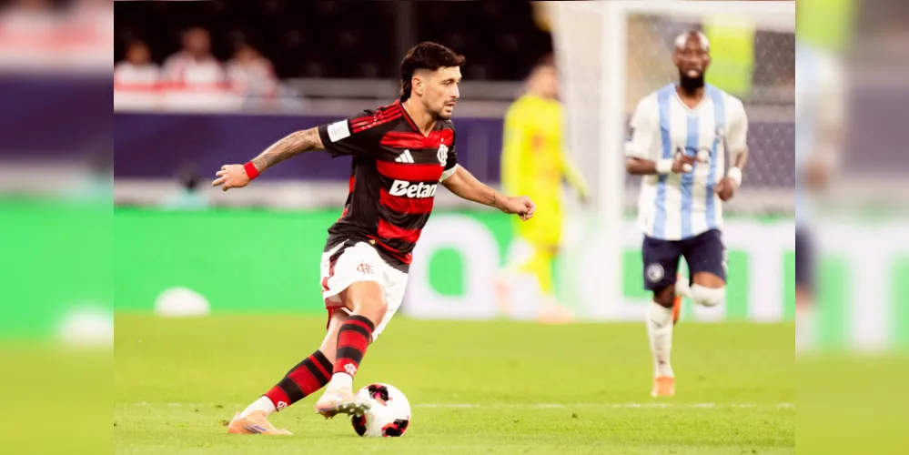 Arrascaeta durante duelo contra Pyramids