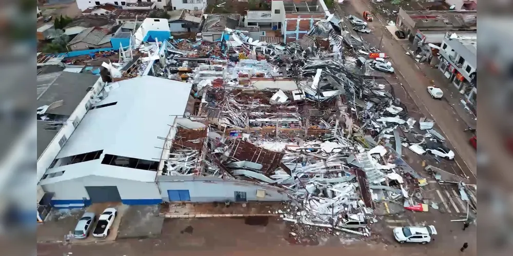 Tornado atingiu o município nessa sexta-feira (07)