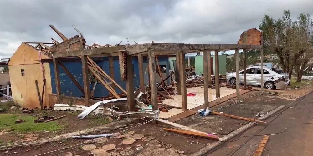 O temporal atingiu o município na tarde dessa sexta-feira (07)