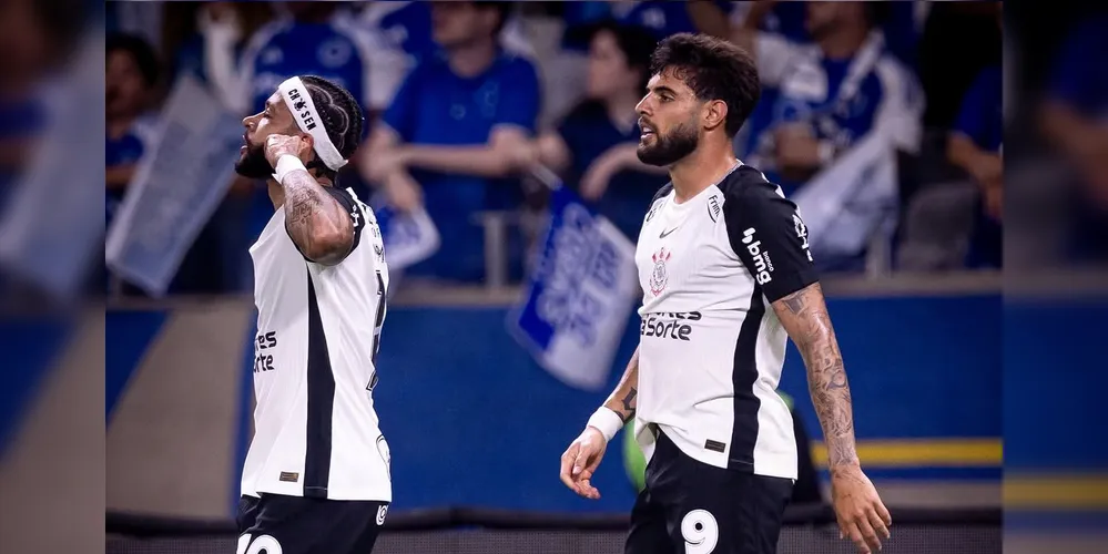 Memphis Depay marcou o gol da vitória do Corinthians