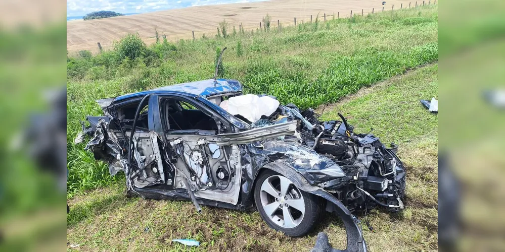O condutor do Cruze, de 52 anos, e o passageiro, de 21 anos, sofreram ferimentos graves