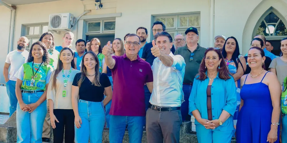 Rildo Leonardi, Leonaldo Paranhos e demais representantes municipais estiveram reunidos