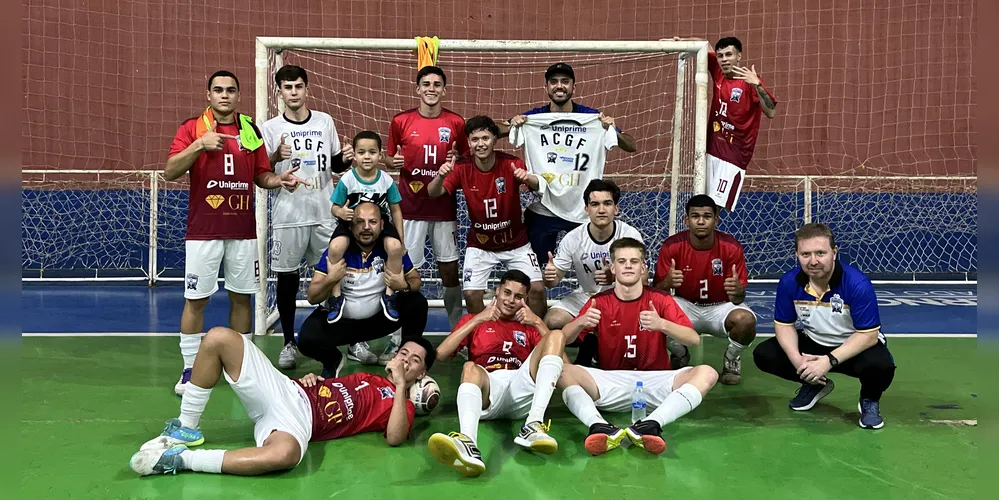 Time reunido após jogo neste final de semana
