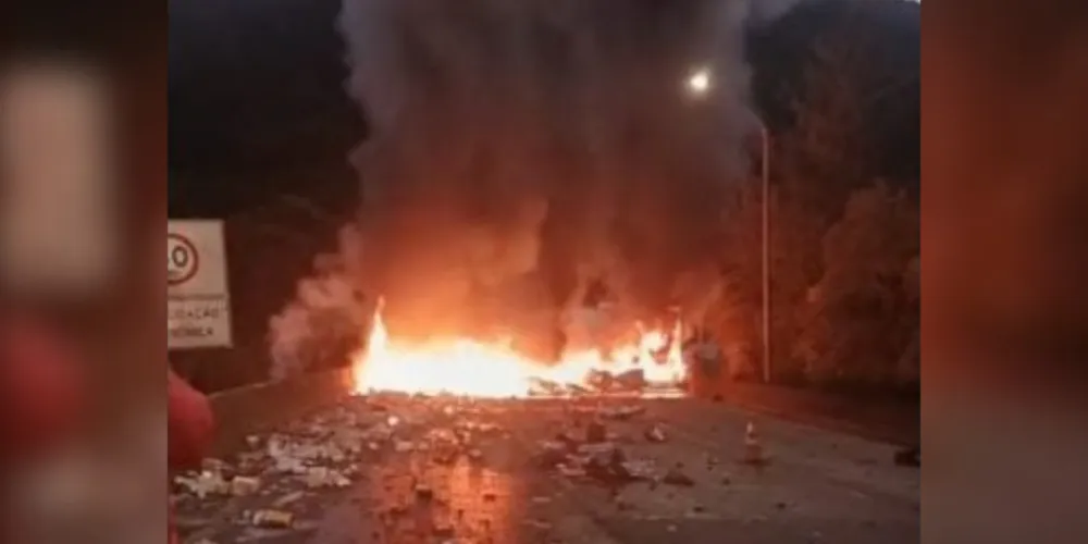 O acidente ocorreu no quilômetro 667 da BR-376